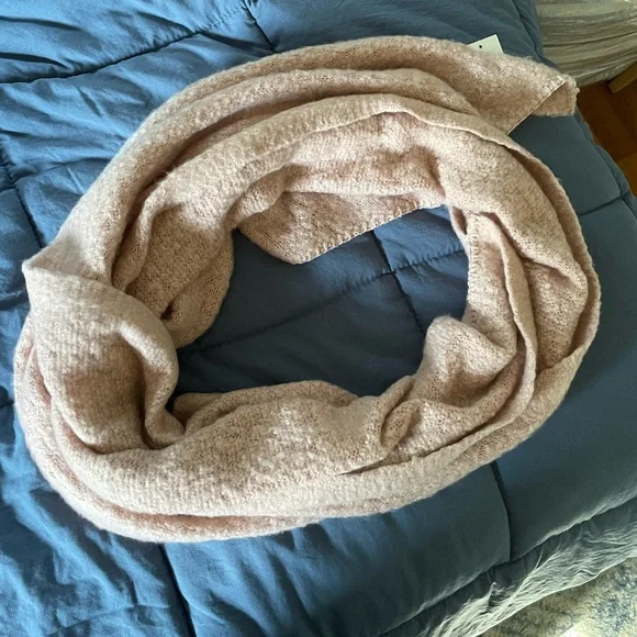 NWT C.C Rose Sweater - Picture 3 of 4